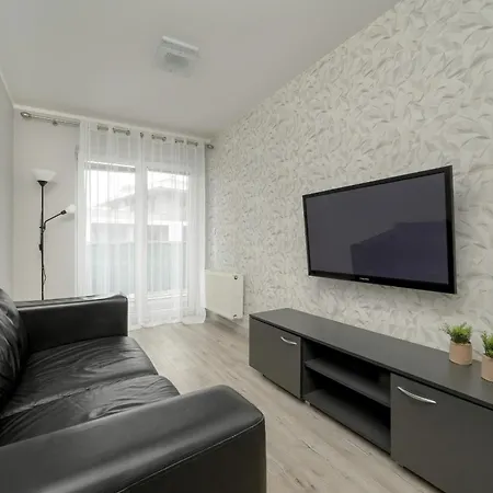 Apartment Near The River With Balcony And Free Garage By Renters Breslau