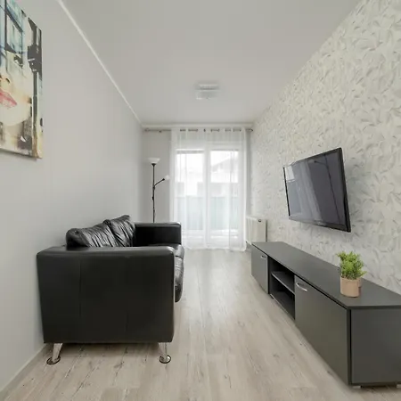 Near The River With Balcony And Free Garage By Renters Breslau