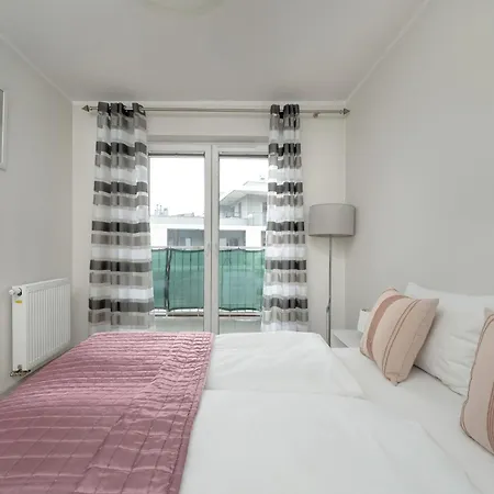 Apartment Near The River With Balcony And Free Garage By Renters Breslau