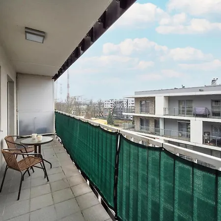 Near The River With Balcony And Free Garage By Renters Breslau